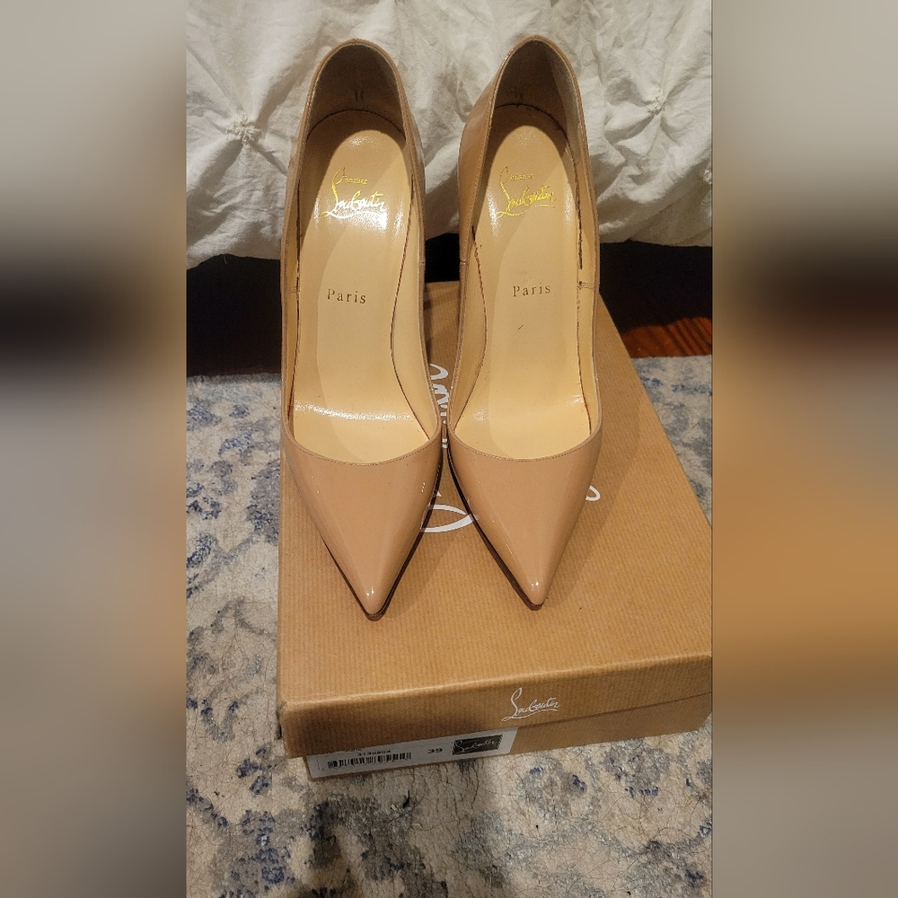 Louboutin So Kate 120mm EU 39